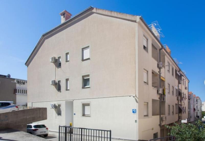 Michael Appartement Omiš Buitenkant foto